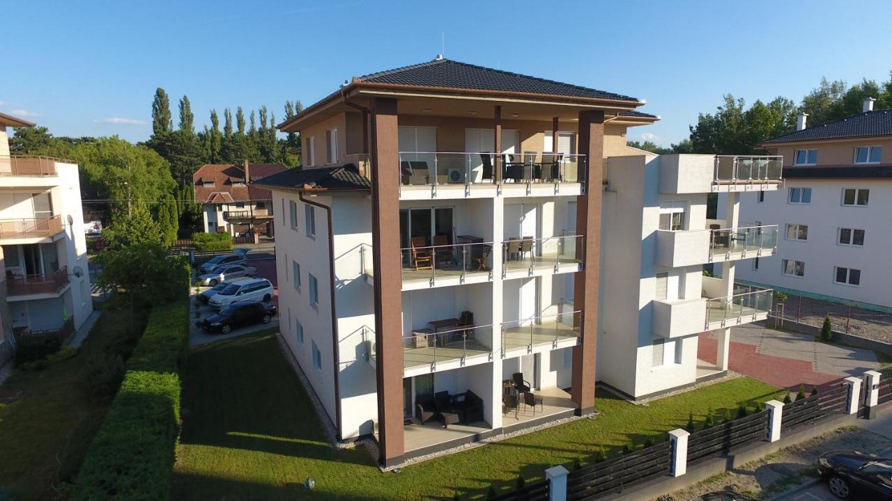 Laguna Beach Apartmanok Siófok Exterior foto